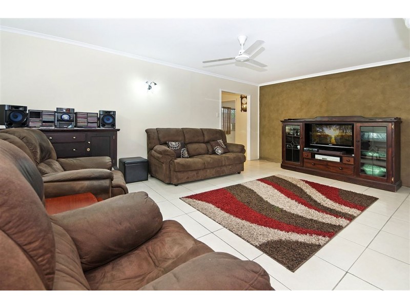 1 Ibis Street, Slade Point QLD 4740