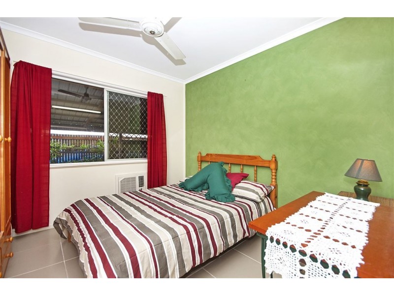 1 Ibis Street, Slade Point QLD 4740