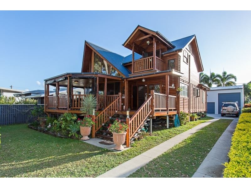 8 Ward Esplanade, Ball Bay QLD 4741