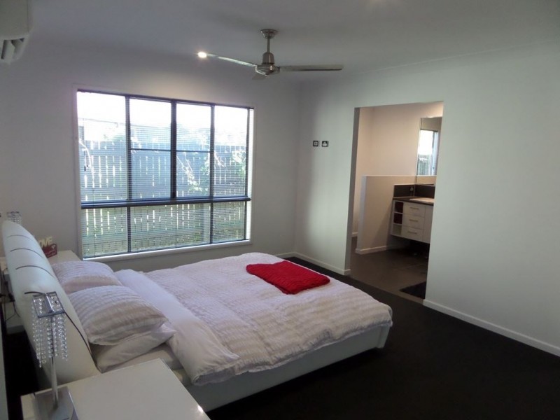 30 Raffia Street, Rural View QLD 4740