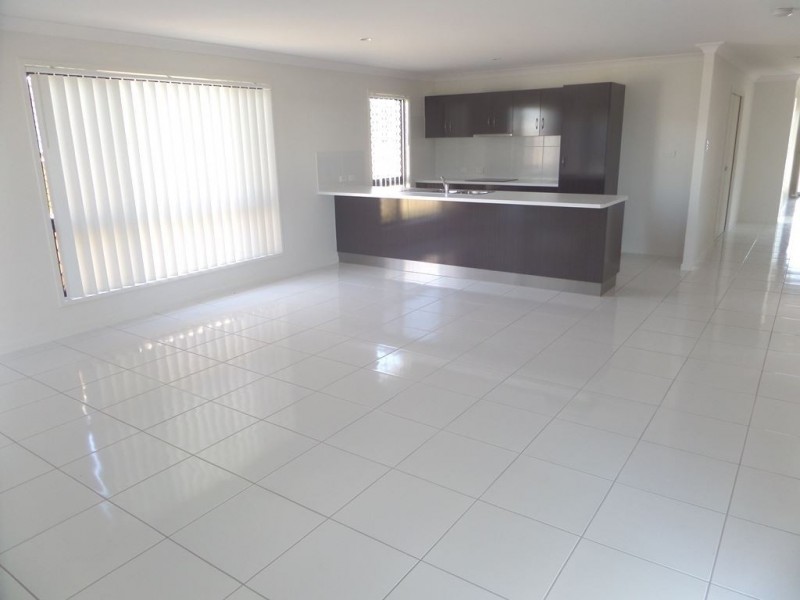 9 Henley Close, Blacks Beach QLD 4740