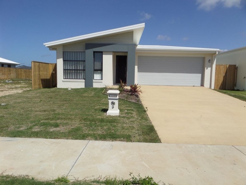 9 Henley Close, Blacks Beach QLD 4740