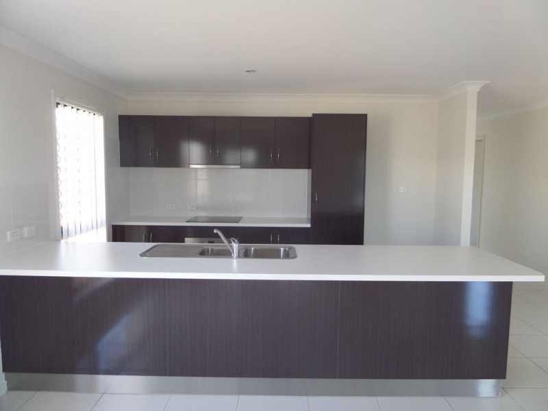 9 Henley Close, Blacks Beach QLD 4740