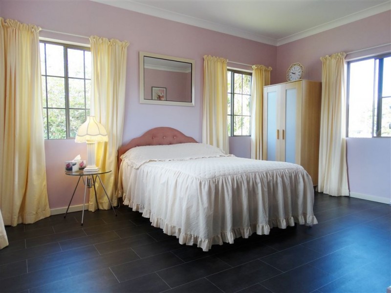 4 Simpson Street, West Mackay QLD 4740