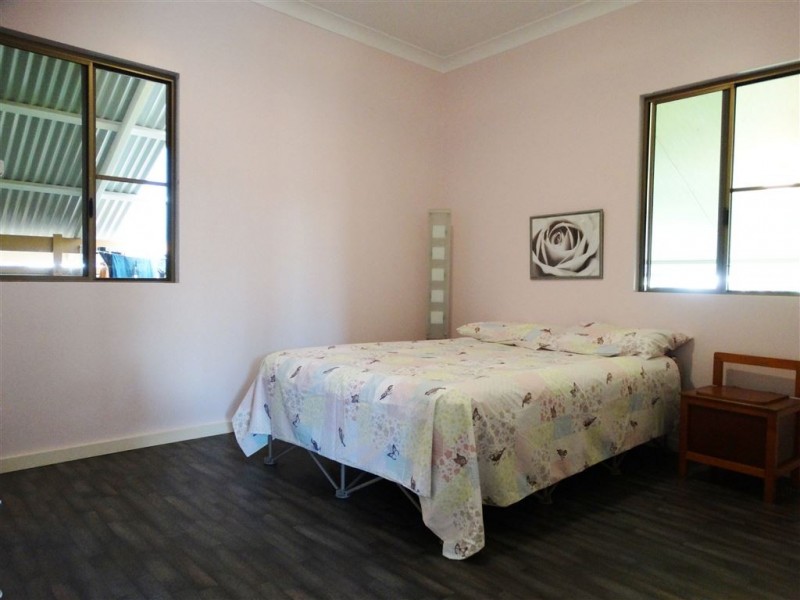 4 Simpson Street, West Mackay QLD 4740