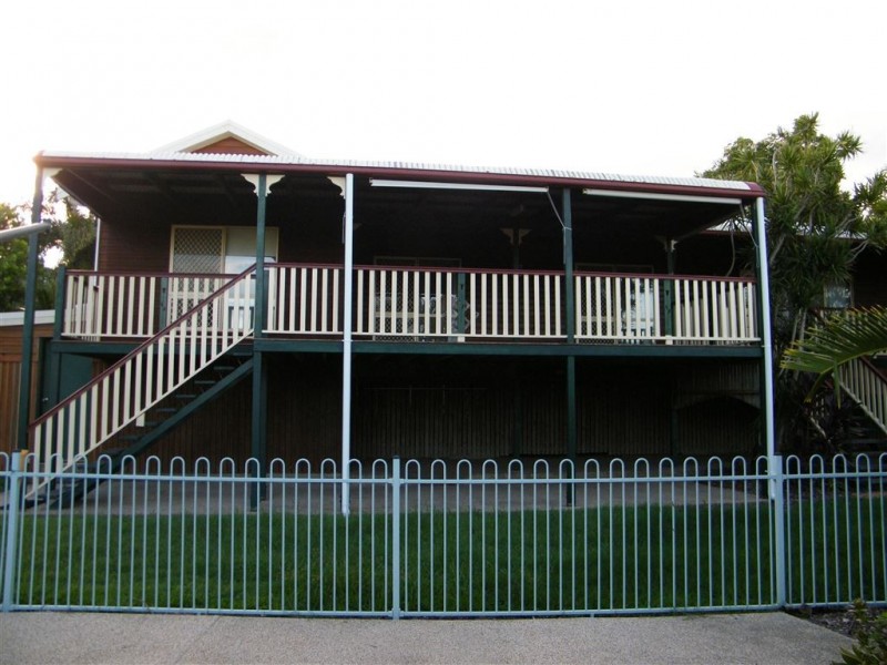 5 Arana Drive, Rural View QLD 4740