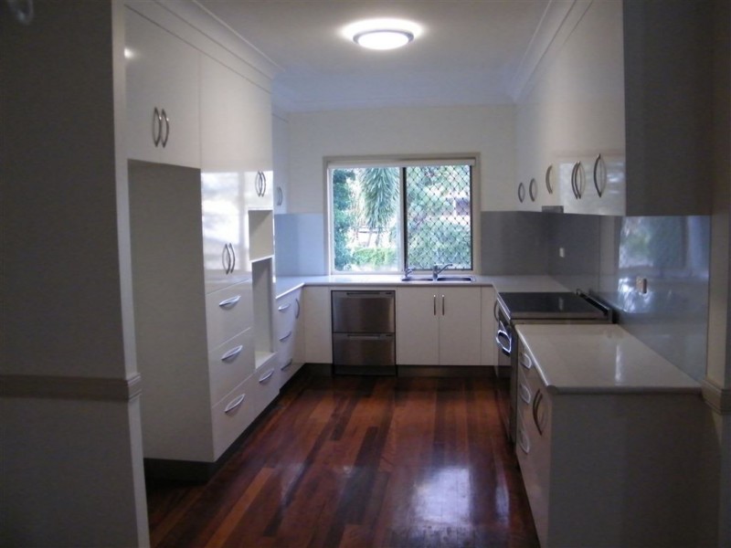 5 Arana Drive, Rural View QLD 4740