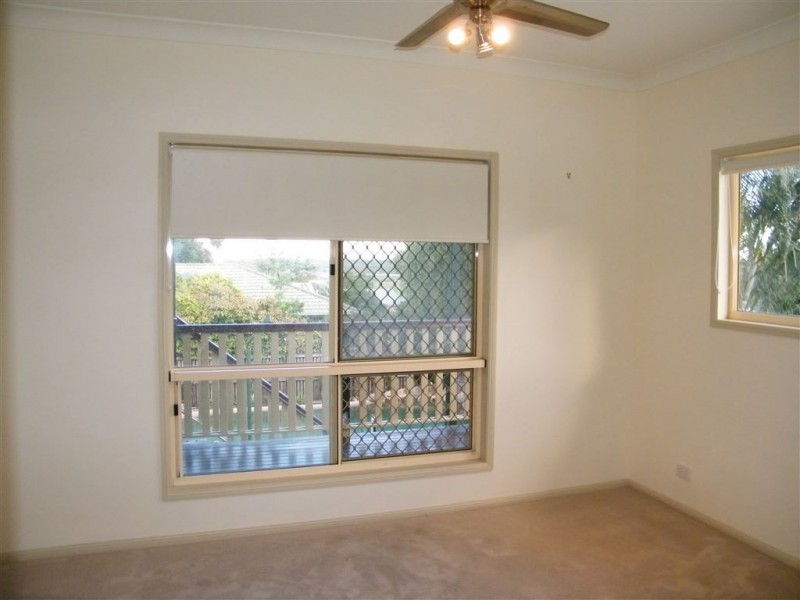 5 Arana Drive, Rural View QLD 4740