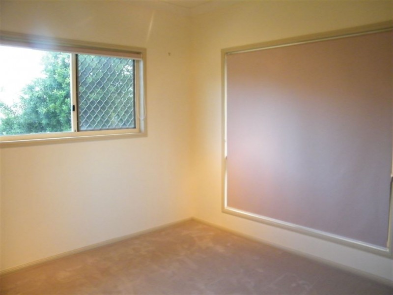 5 Arana Drive, Rural View QLD 4740