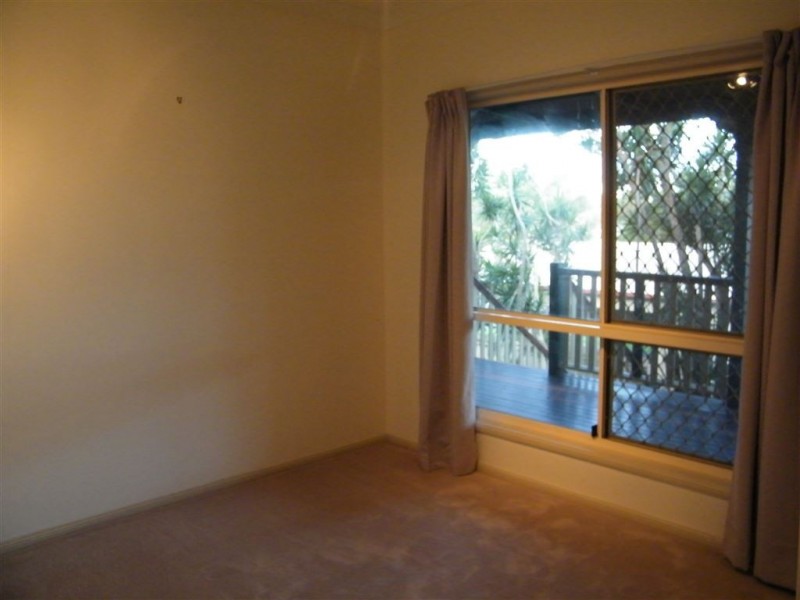 5 Arana Drive, Rural View QLD 4740