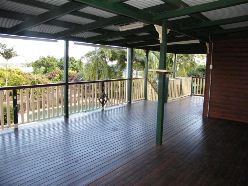 5 Arana Drive, Rural View QLD 4740