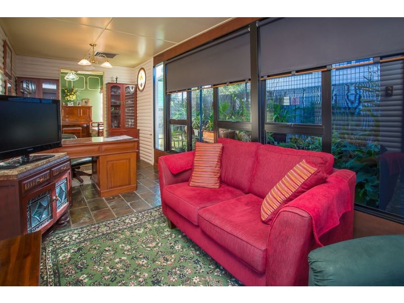 25 Ferguson Street, West Mackay QLD 4740