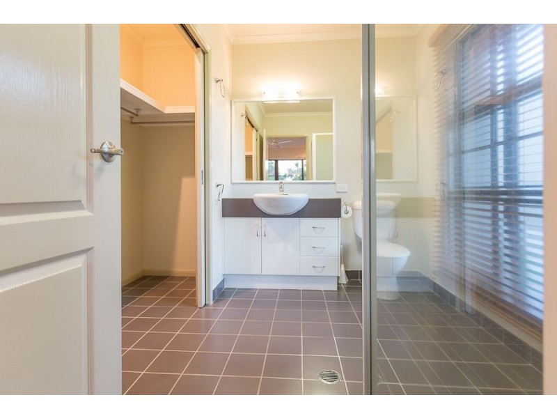 98 Wheeler Drive, Glenella QLD 4740