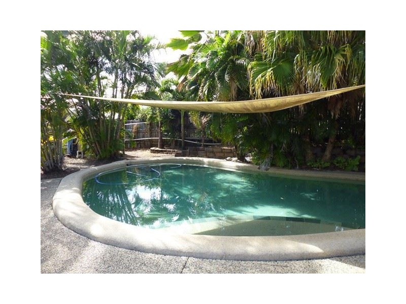 1 Cedar Court, Eimeo QLD 4740