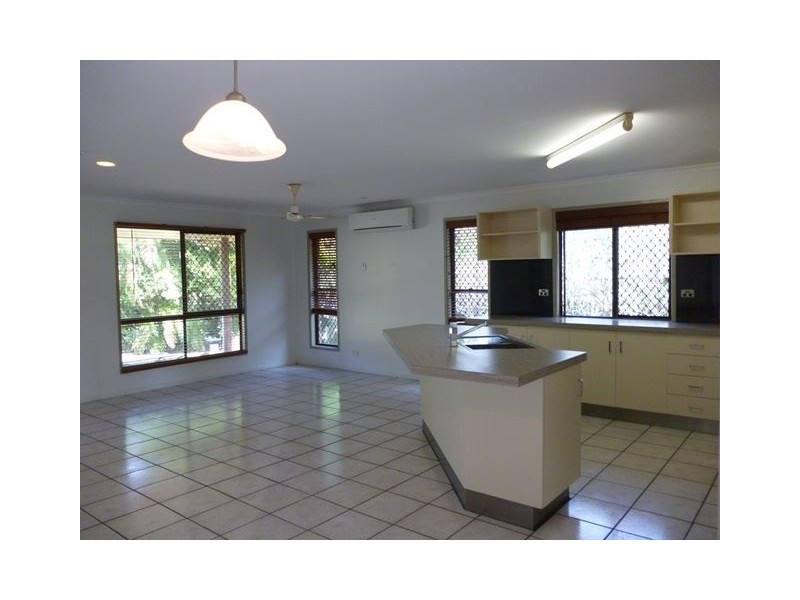 1 Cedar Court, Eimeo QLD 4740