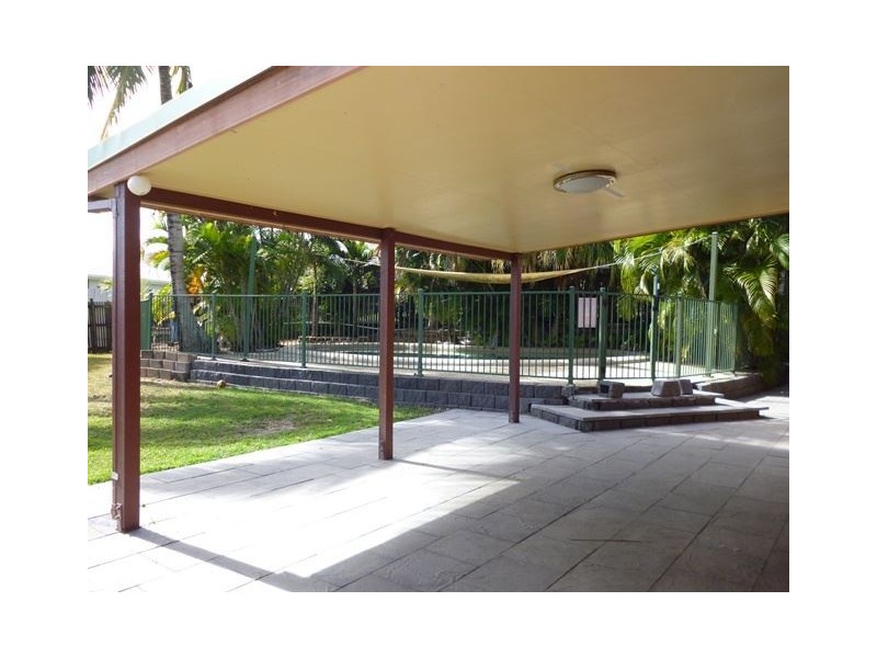 1 Cedar Court, Eimeo QLD 4740