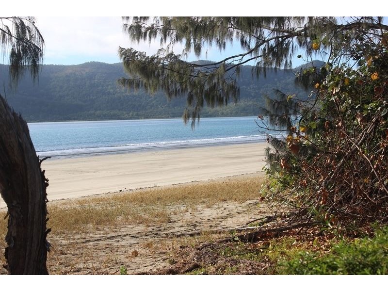 3 Sturgeon Street, Ball Bay QLD 4741