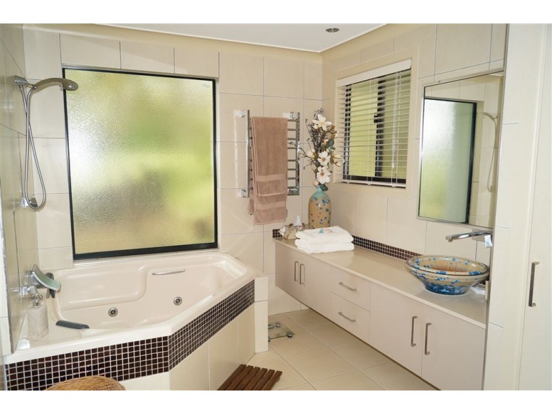 1290 Dalrymple Road, Dalrymple Heights QLD 4757