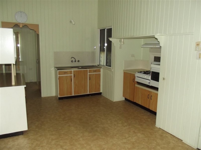423 Bridge Road, West Mackay QLD 4740