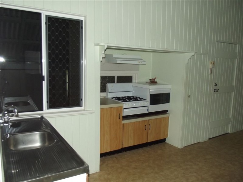423 Bridge Road, West Mackay QLD 4740