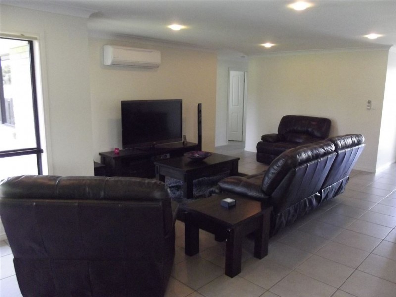 80 Dianella Drive, Glenella QLD 4740