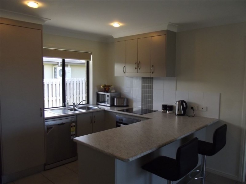 80 Dianella Drive, Glenella QLD 4740