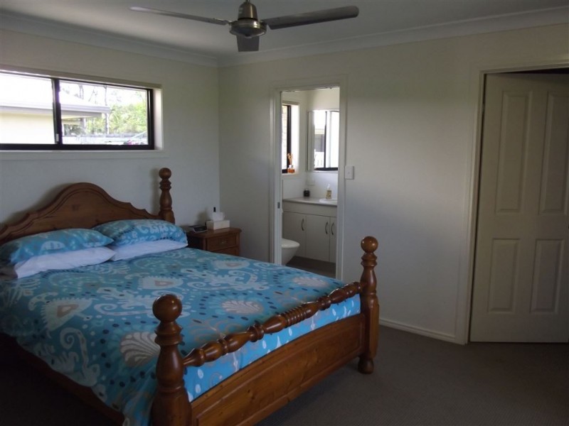 80 Dianella Drive, Glenella QLD 4740