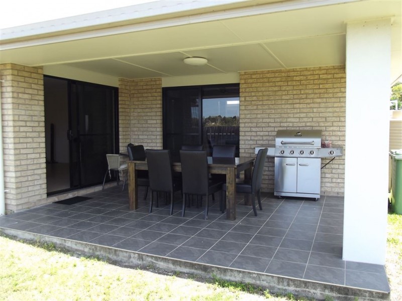 80 Dianella Drive, Glenella QLD 4740