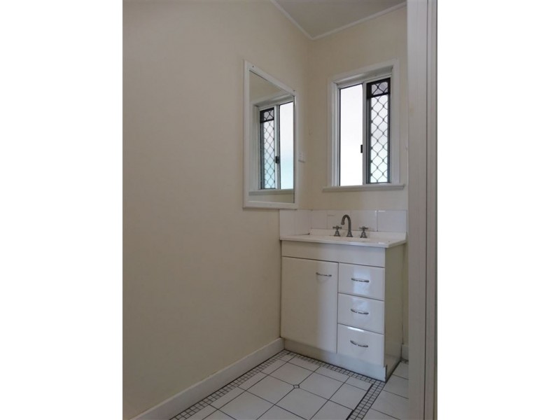 34 Daniel Street, North Mackay QLD 4740