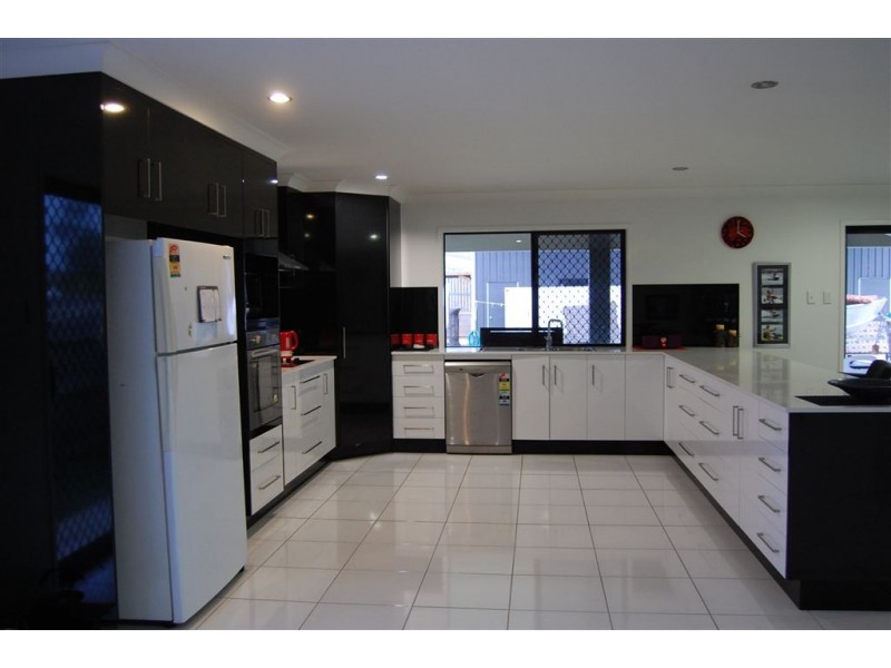 10 Aviland Drive, Seaforth QLD 4741