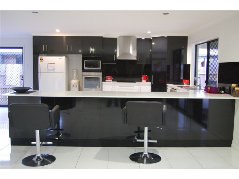 10 Aviland Drive, Seaforth QLD 4741