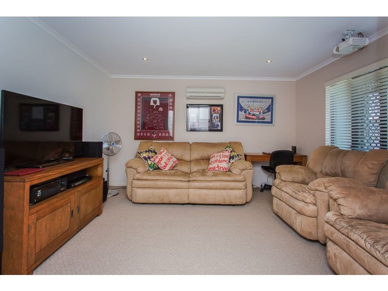 10 Woden Crescent, Ooralea QLD 4740