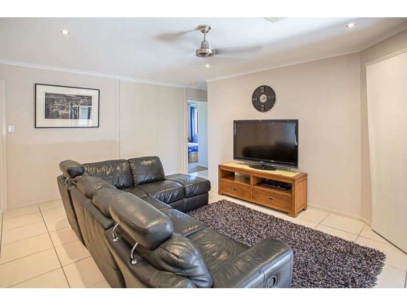 10 Woden Crescent, Ooralea QLD 4740