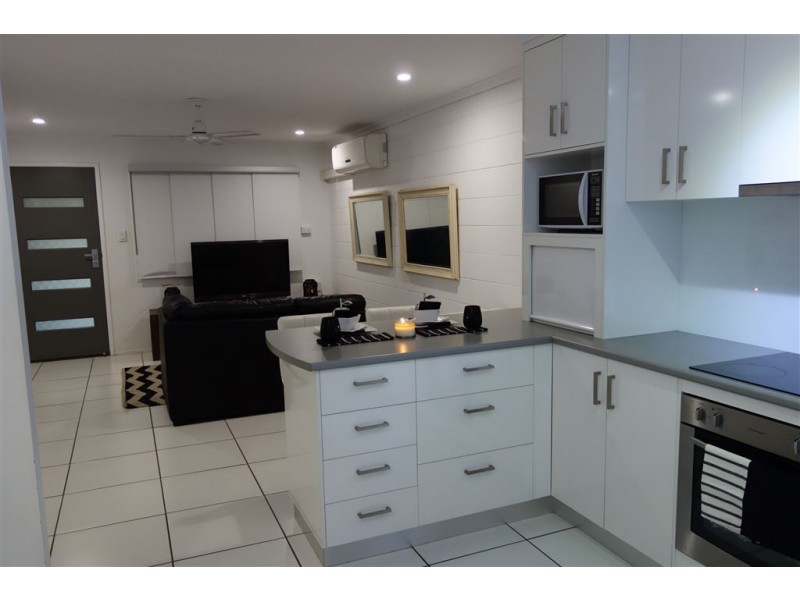 2/11 Napier Street, South Mackay QLD 4740