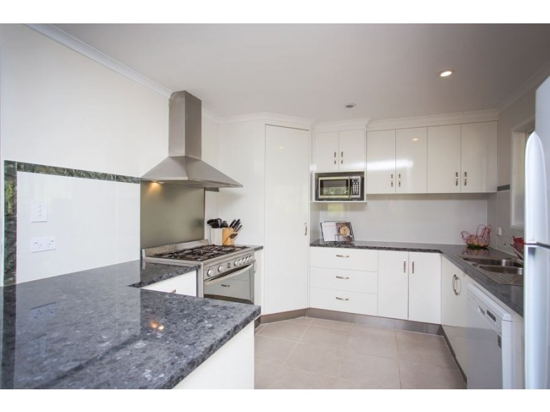 8 Helens  Court, Hampden QLD 4741