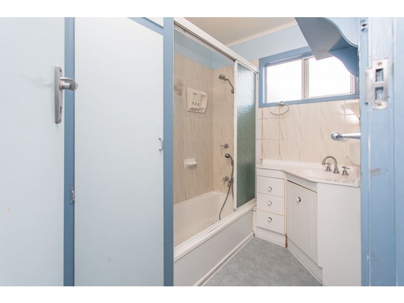 42 Daniel Street, Mount Pleasant QLD 4740