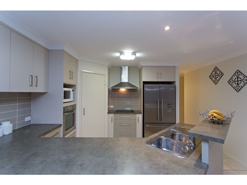 56 Gingham Street, Glenella QLD 4740