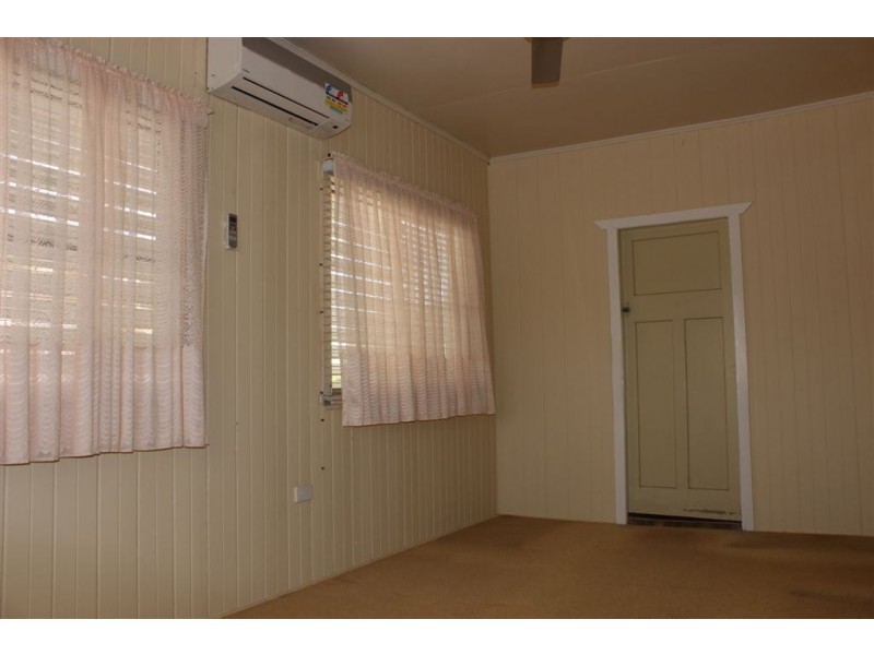 18 Mackenzie Street, West Mackay QLD 4740