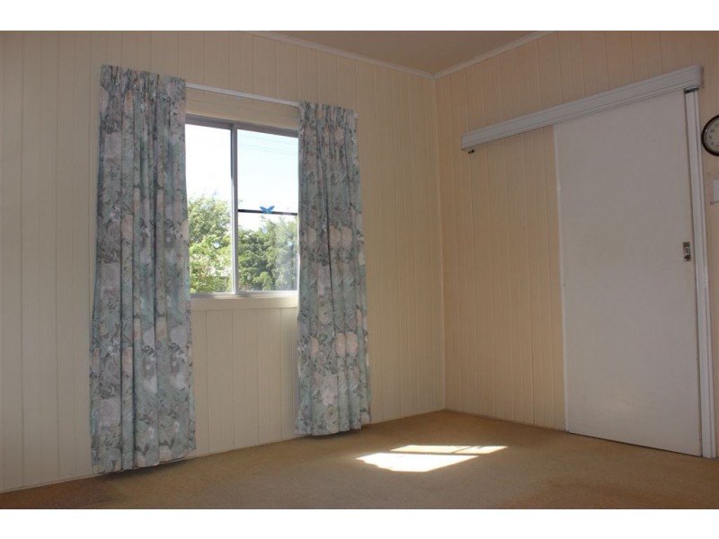 18 Mackenzie Street, West Mackay QLD 4740
