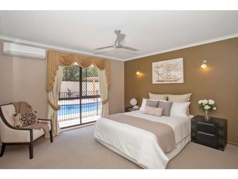 24 Cutfield Street, Glenella QLD 4740