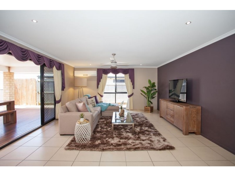 24 Cutfield Street, Glenella QLD 4740