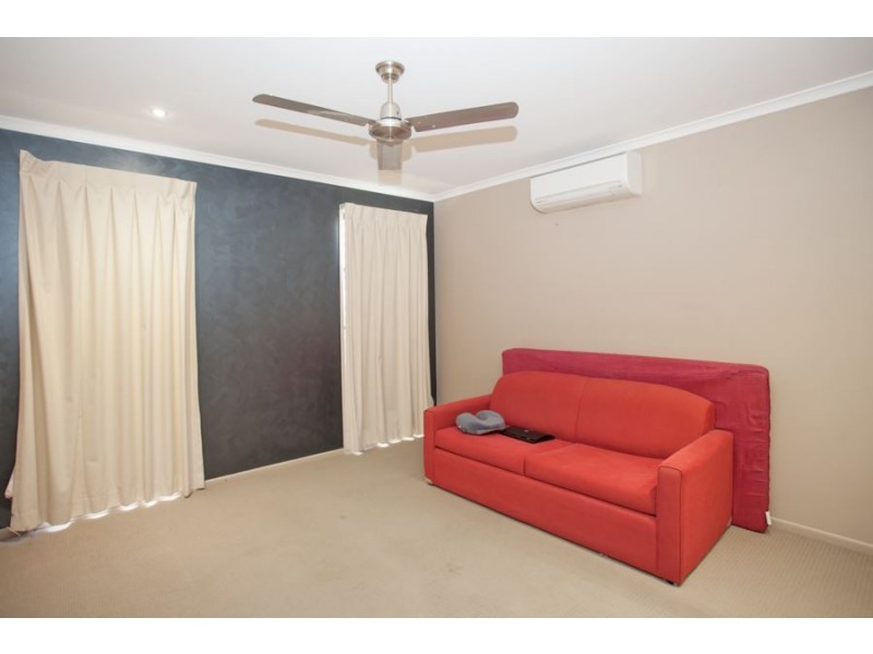 24 Cutfield Street, Glenella QLD 4740