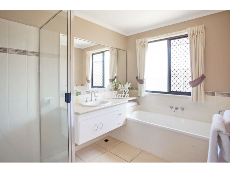 24 Cutfield Street, Glenella QLD 4740