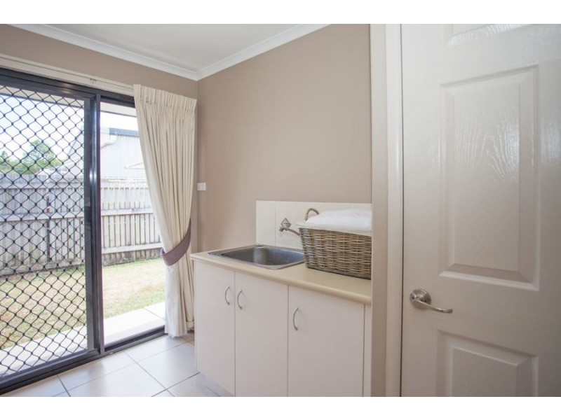 24 Cutfield Street, Glenella QLD 4740