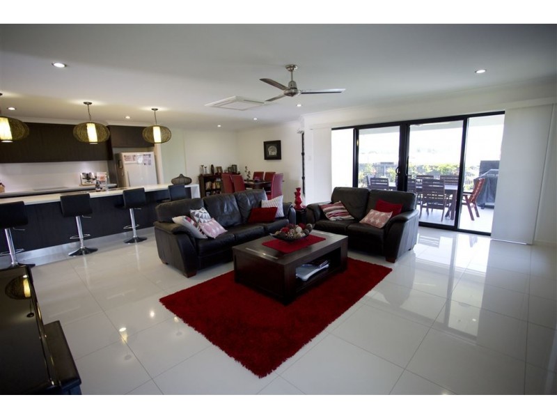 7 Bachelor Court, Marian QLD 4753