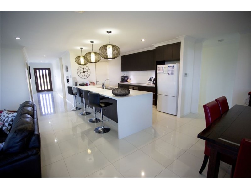 7 Bachelor Court, Marian QLD 4753