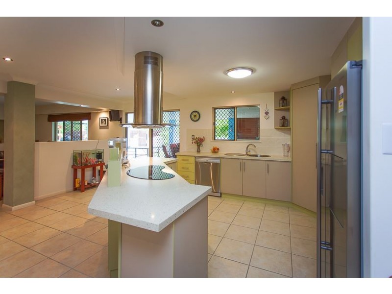 25 Robinson Avenue, Walkerston QLD 4751