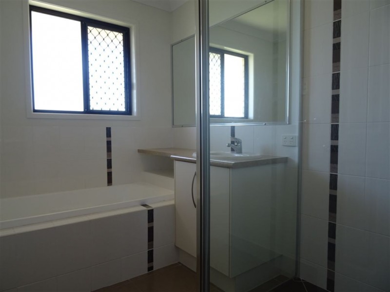 6 Grange Court, Eimeo QLD 4740