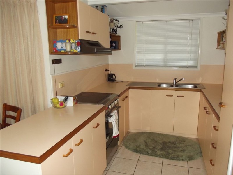 2/37 Holland Street, West Mackay QLD 4740