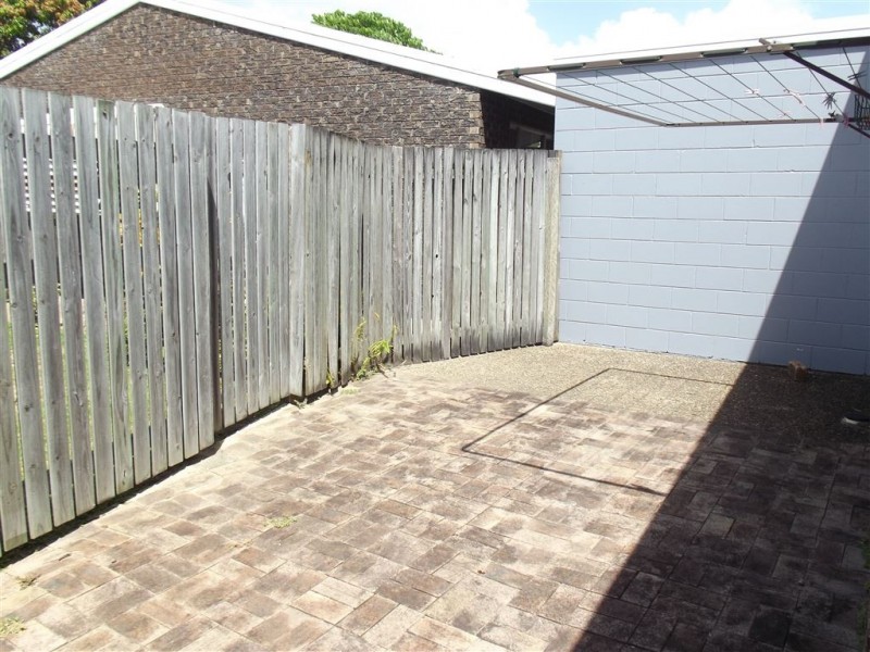 2/37 Holland Street, West Mackay QLD 4740